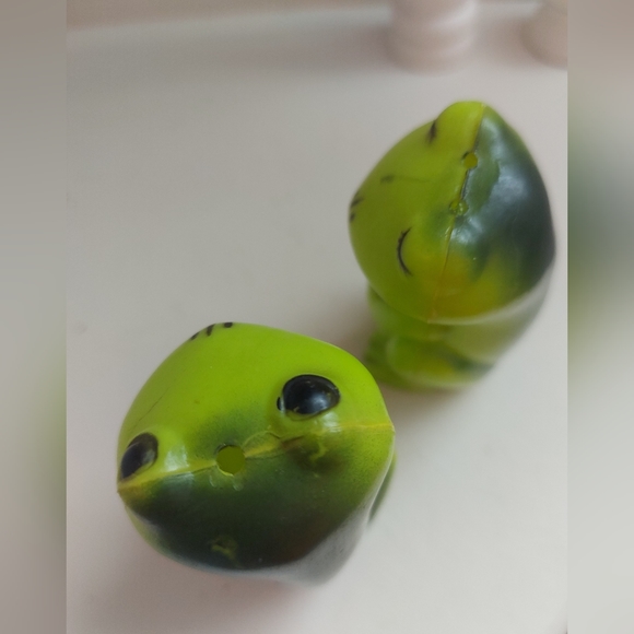 Vintage Frog mushroom Salt & Pepper shakers - Picture 5 of 8